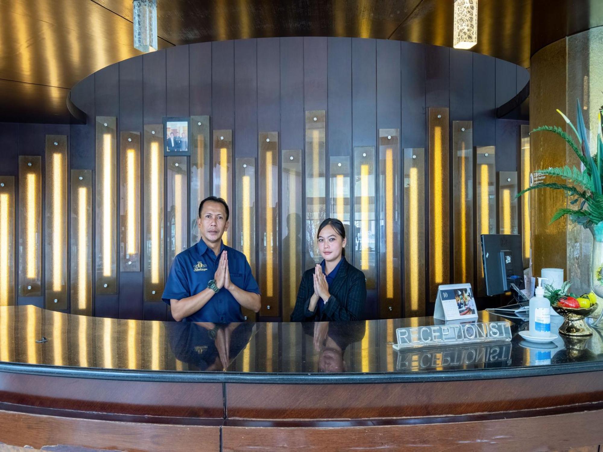 Takashimaya Hotel & Convention เล็มบัง ภายนอก รูปภาพ