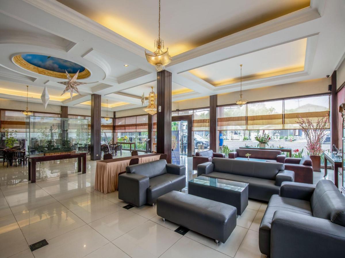 Takashimaya Hotel & Convention เล็มบัง ภายนอก รูปภาพ