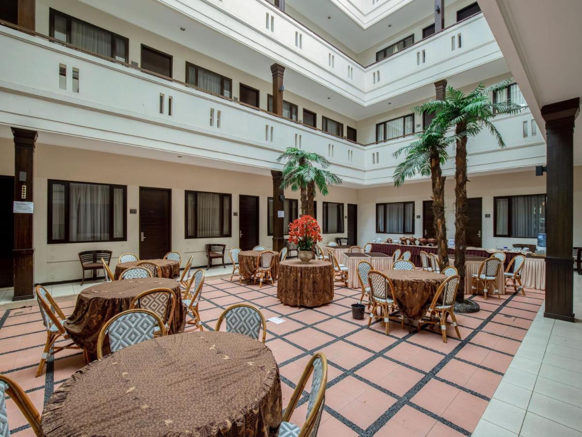 Takashimaya Hotel & Convention เล็มบัง ภายนอก รูปภาพ