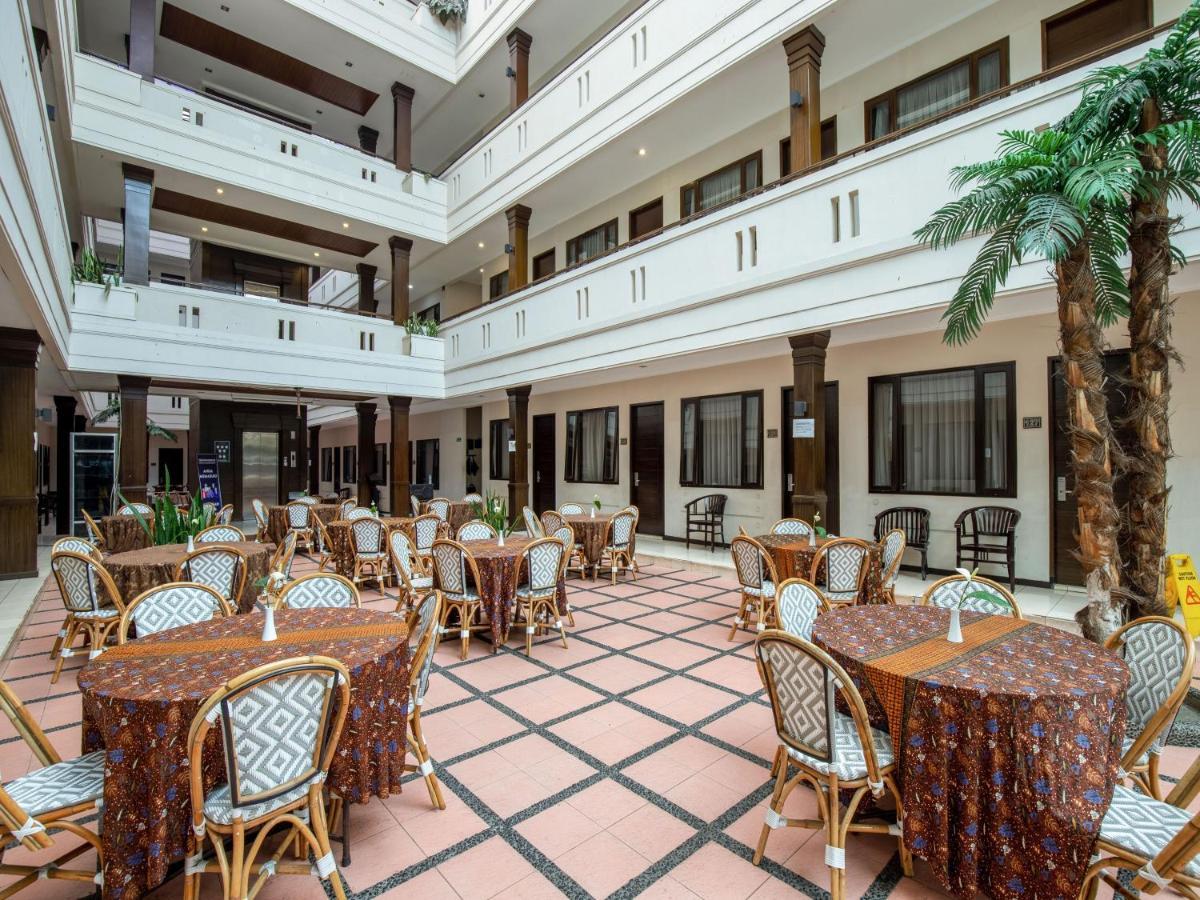 Takashimaya Hotel & Convention เล็มบัง ภายนอก รูปภาพ